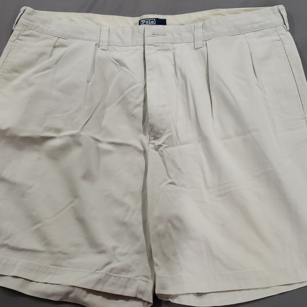 Polo pleated khaki shorts